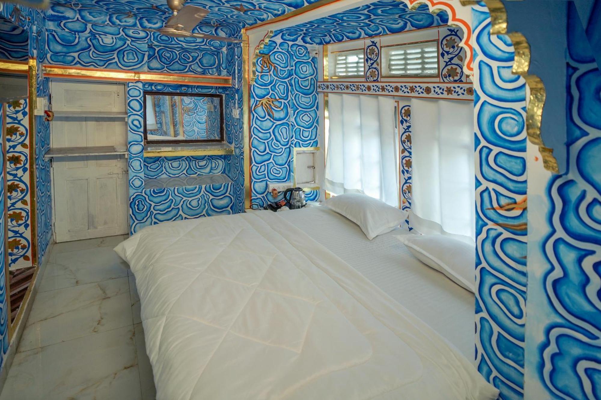 Island Tower Guest House อุเดเปอร์ ภายนอก รูปภาพ