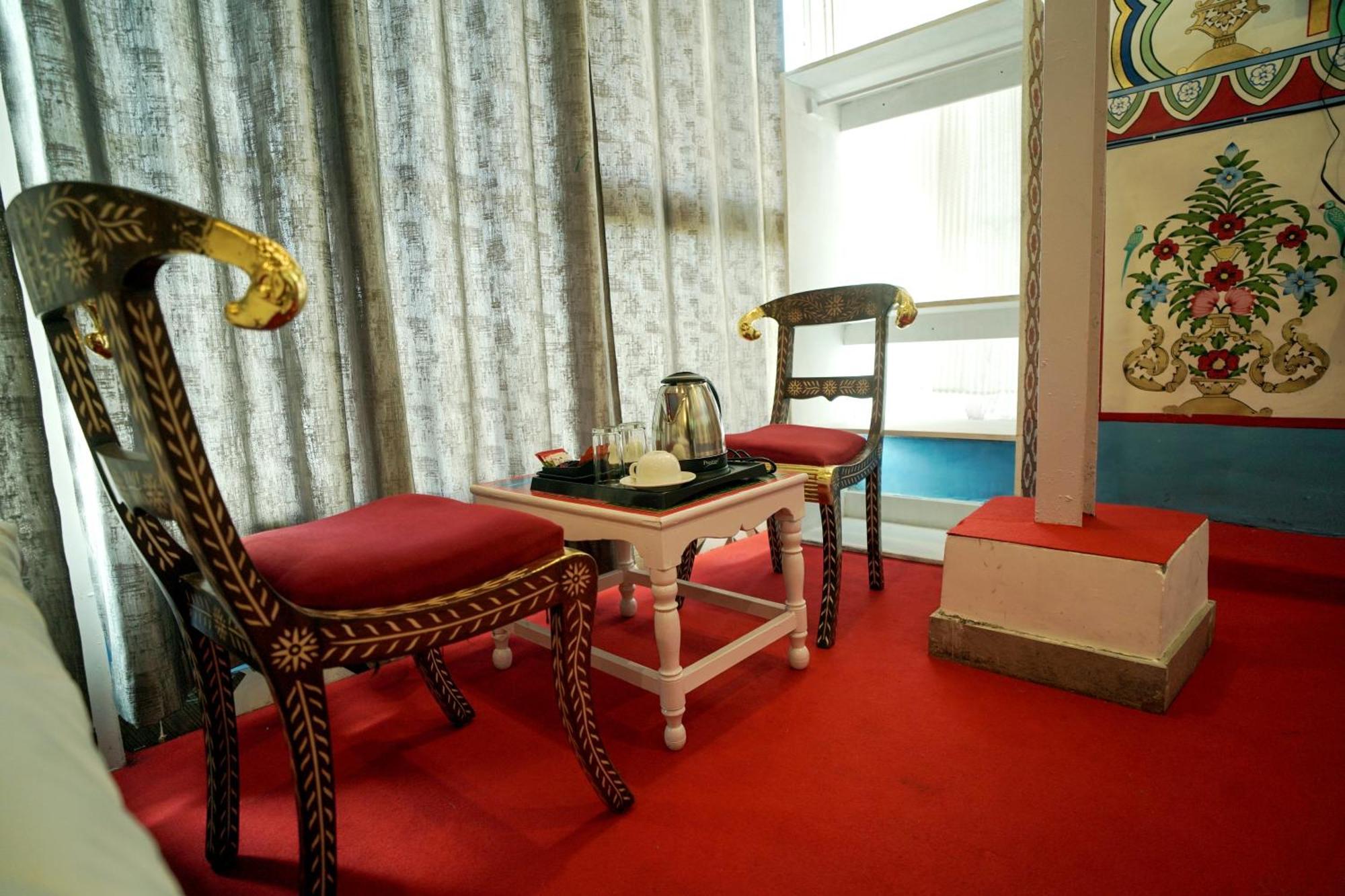 Island Tower Guest House อุเดเปอร์ ภายนอก รูปภาพ