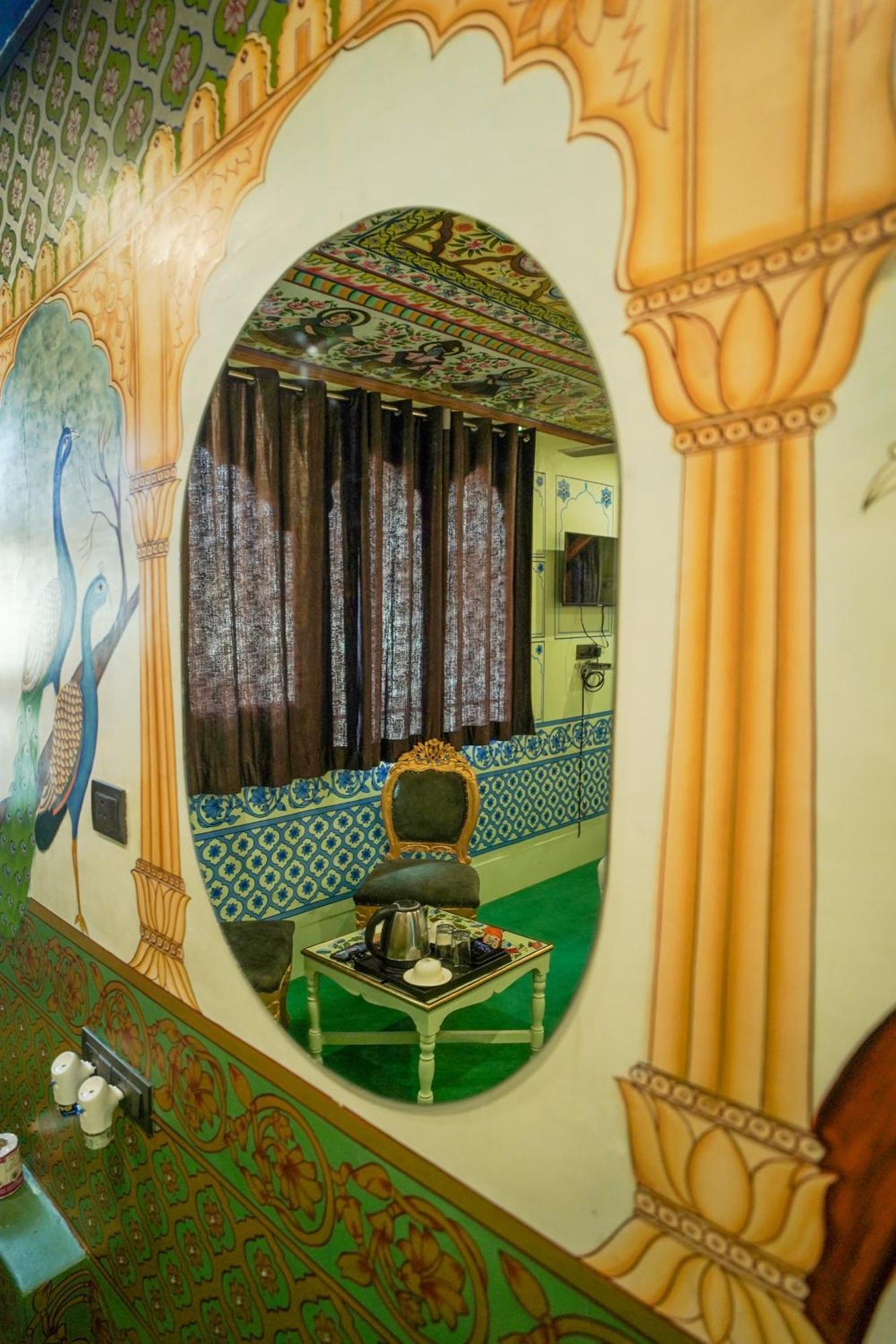 Island Tower Guest House อุเดเปอร์ ภายนอก รูปภาพ