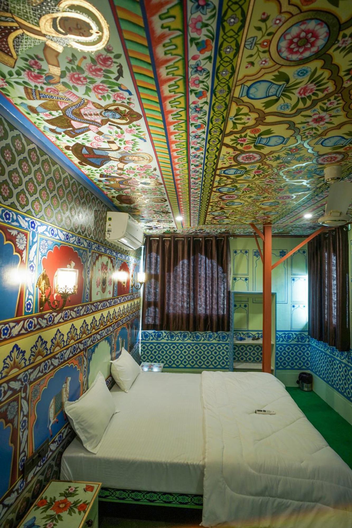 Island Tower Guest House อุเดเปอร์ ภายนอก รูปภาพ